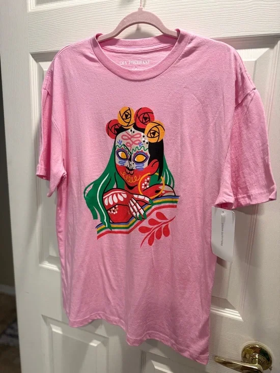 DIA Pacheco x Golden Hour Graphic Tee NWT Pink Sugar Skull Artist Collab - Picture 3 of 9